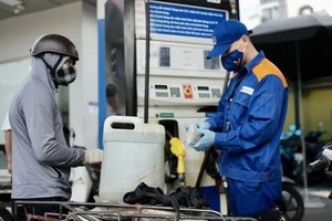 Petrol prices see mixed changes, oil prices up