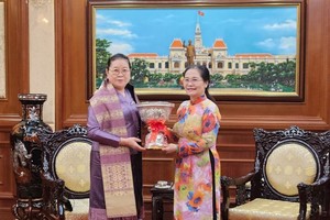 Laotian Consul General bids farewell to HCMC’s leader