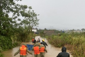 Bao Loc City inundated after whole-night torrential rain