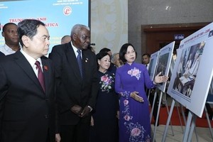 Photo exhibition spotlights long-lasting Vietnam-Cuba amity