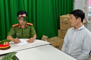 HCMC Police raze prostitution racket run by foreigners in District 7