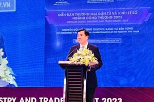 43 percent of Gen Z consumers shop online every day