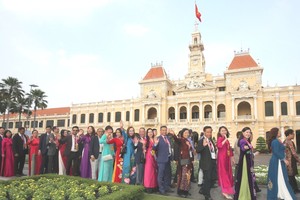 Overseas Vietnamese actively give opinions, initiatives for HCMC's development