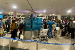 Tan Son Nhat Airport serves over 154,000 passengers on eighth day of Tet