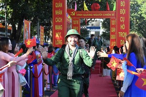 Thousands of young men in Ho Chi Minh City join military service