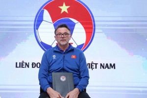 Coach Troussier, VFF agree to terminate contract earlier than expected