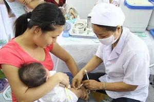 HCMC to administer 5-in-1 vaccine to children this week