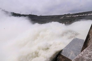 Hoa Binh, Tuyen Quang hydroelectric plants begin water release on July 16 