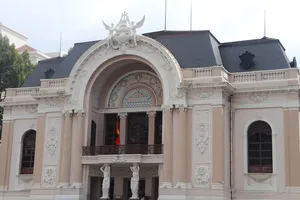 HCMC lowers flags to half-mast ahead State funeral for late General Secretary
