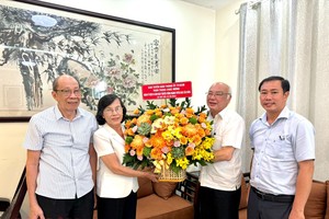 City’s leader congratulates on traditional day of Party's Propaganda, Education