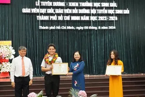 HCMC honors over 500 excellent pupils, teachers in 2023-2024 school year