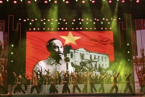 Special art program held to mark several key anniversaries in HCMC