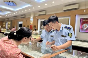 Hanoi to inspect gold trading, manufacturing activities at business facilities