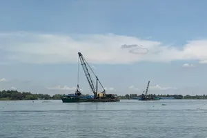 Sand mine on Tien River to be exploited for Ring Road No.3 project in HCMC