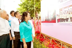 Photo exhibition featuring Vietnam Fatherland Front in HCMC opens
