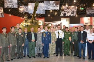 Foreign military attachés visit Vietnam Military History Museum