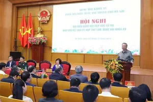 Party chief meets with Hanoi voters