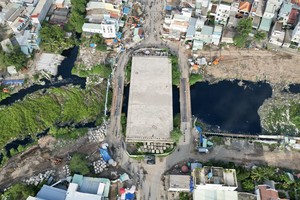 Renovated Duong Quang Ham Street, Ba Hom Bridge open to traffic
