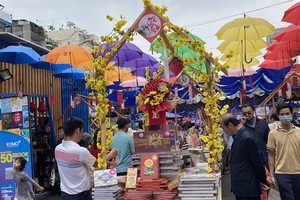 HCMC Tet book fair celebrates 50th anniversary of national reunification
