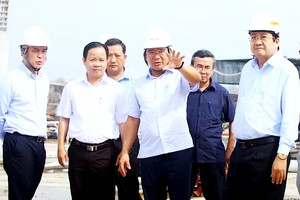 Long An inspects progress of HCMC Ring Road No.3 project 