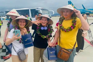 First direct flight from Russia lands in Khanh Hoa after three-year halt