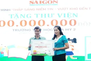 Delegation of journalists from Ho Chi Minh City supports poor people in Ca Mau