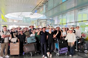 First charter flight from Iran lands in Hanoi, boosting tourism ties