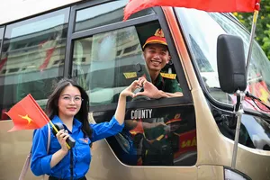 Military officers, soldiers arrive in Hanoi for National Day parade training