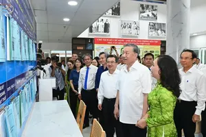 General Secretary conducts field survey of two-tier government model in HCMC