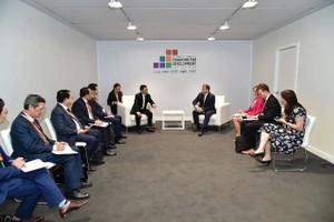 Vietnamese Deputy PM meets Spanish PM, Finnish minister