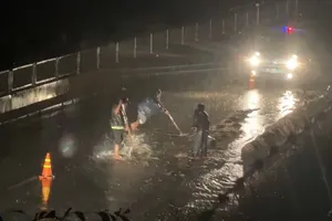 Vinh Hao–Phan Thiet Expressway blocked by flooding, landslide after heavy rain