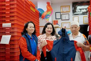Nhu Lan Bakery donates 2,000 warm coats for schoolers in remote areas nationwide
