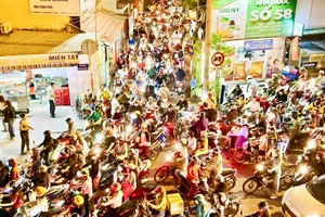 Ho Chi Minh City faces severe traffic jams after persistent heavy rain