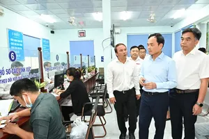 HCMC Party Chief surveys Binh Duong Ward Public Administrative Service Center