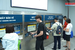Riders excited about convenience of cashless metro ticket purchase