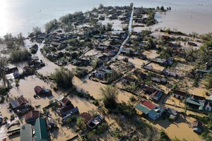 Cambodian PM extends condolences over Vietnam’s losses caused by Bualoi