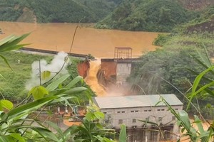 Hydropower dam in Lang Son Province collapses