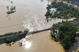 More than 12,000 houses still inundated