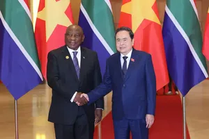 Top legislator meets with South African President