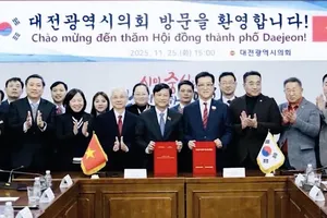 HCMC delegation conducts working trip to RoK, Japan