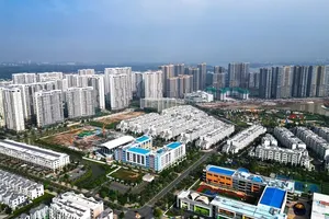 PM reviews social housing and property market progress, sets tasks for future