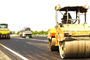 Construction of Bien Hoa–Vung Tau expressway continues through New Year holiday