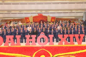 Residents, overseas Vietnamese place trust, high expectations in Party Congress