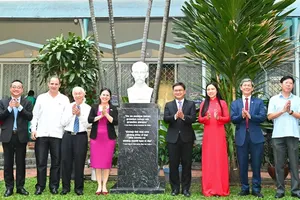 Portrait statue of Cuban national hero José Martí inaugurated in HCMC