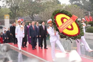 Party, State leaders pay homage to President Ho Chi Minh on CPV anniversary