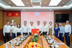 Ho Chi Minh City leaders visit and extend Tet greetings to several hospitals