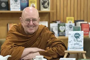 Meditation master Ajahn Brahm talks with readers at HCMC Book Street