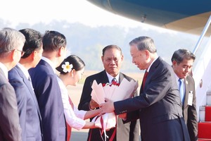 Vietnamese Party chief arrives in Vientiane, beginning state visit to Laos