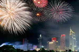 Fireworks to illuminate 16 locations across HCMC on Lunar New Year’s Eve