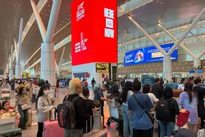 Tan Son Nhat Airport handles record 164,000 passengers on February 13